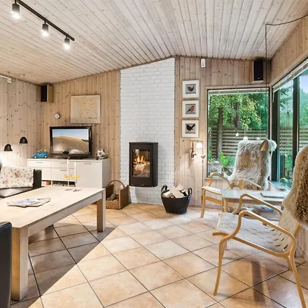 Holiday home Aiko - 375m From The Sea By Interhome